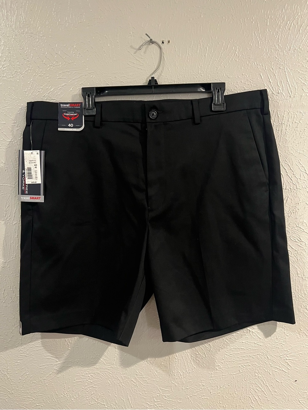 Brand new MENS Travel Smart RoundTree and York Classic Fit Short